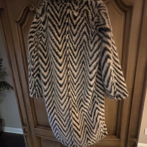 Jason Wu Black and Cream Faux Fur Coat - Picture 3 of 4